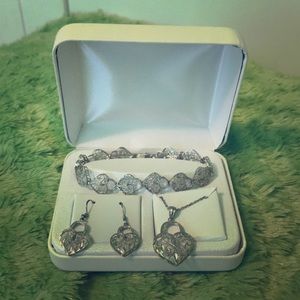 Elegant Heart Necklace, Earrings and Bracelet Set